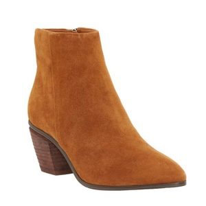 Vince Camuto | Grasem Pointed Toe Boot - size 4